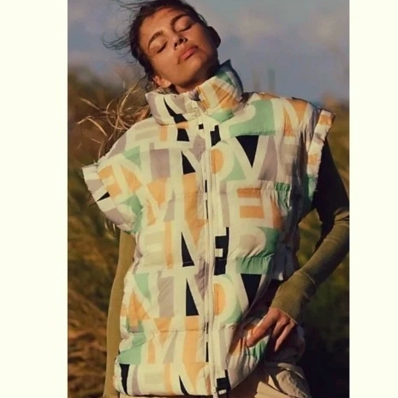 FP Movement by Free People In A Bubble Printed Logo Vest Size S NWT - Picture 2 of 4